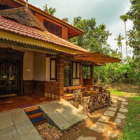 Neelambari Resorts Urakam Extérieur photo